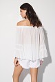 Blusa con hombros descubiertos y volantes