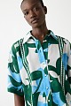 Printed short-sleeve shirt with a linen look