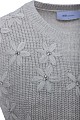 Sleeveless sweater with knitted flowers