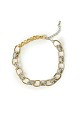 Necklace in contrast in chain style