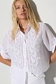 Πουκάμισο με κεντητές λεπτομέρειες