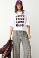 T-shirt με ανάγλυφο τύπωμα