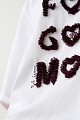 T-shirt με ανάγλυφο τύπωμα