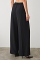 Pants with pleats and elasticated waist
